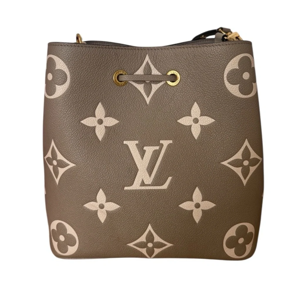 Louis Vuitton Monogram Giant Neonoe